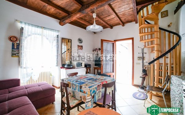 casa indipendente in vendita a Gignese in zona Vezzo