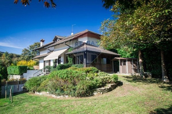 casa indipendente in vendita a Gignese in zona Vezzo