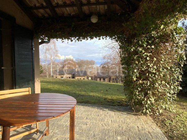 casa indipendente in vendita a Gignese in zona Vezzo