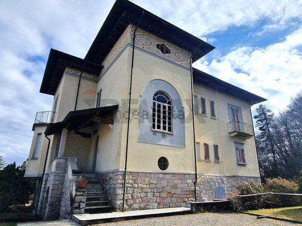 appartamento in vendita a Gignese in zona Vezzo