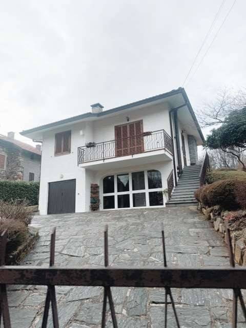casa indipendente in vendita a Gignese in zona Vezzo