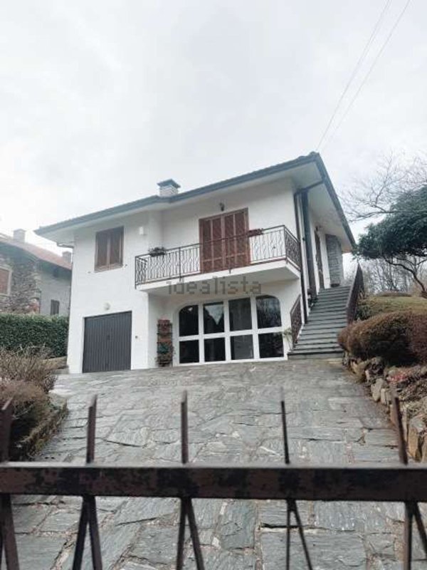 casa indipendente in vendita a Gignese in zona Vezzo