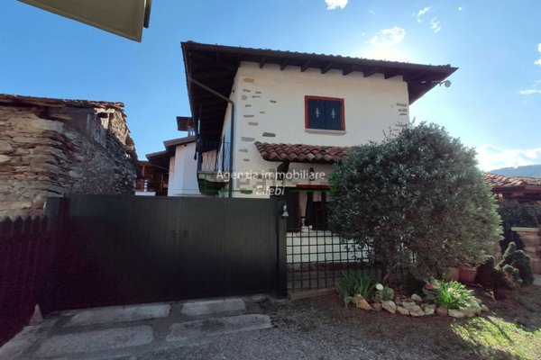 casa indipendente in vendita a Gignese in zona Vezzo