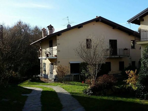 casa indipendente in vendita a Gignese in zona Nocco