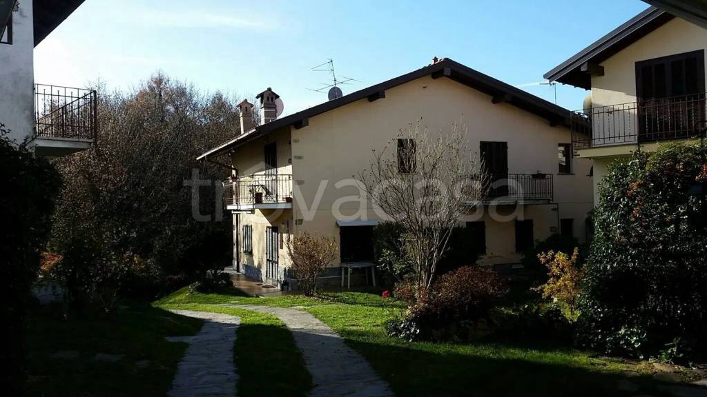 casa indipendente in vendita a Gignese in zona Nocco