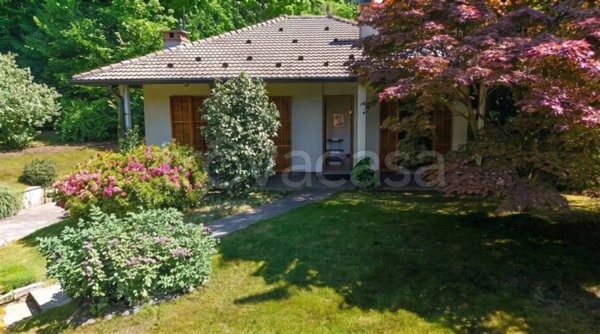 casa indipendente in vendita a Gignese in zona Vezzo
