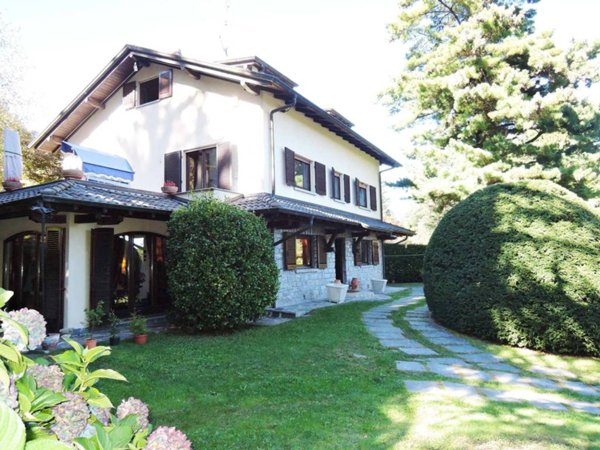 casa indipendente in vendita a Gignese
