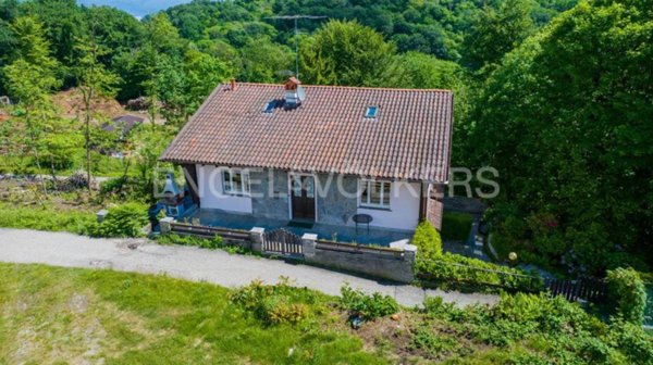 casa indipendente in vendita a Gignese in zona Vezzo