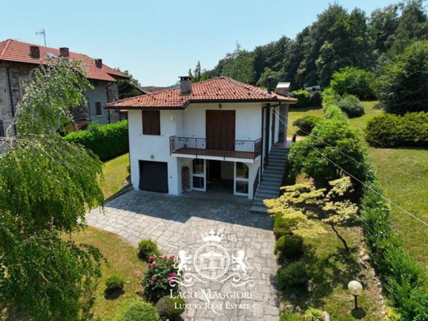 casa indipendente in vendita a Gignese in zona Vezzo