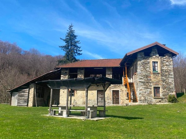 appartamento in vendita a Gignese in zona Vezzo