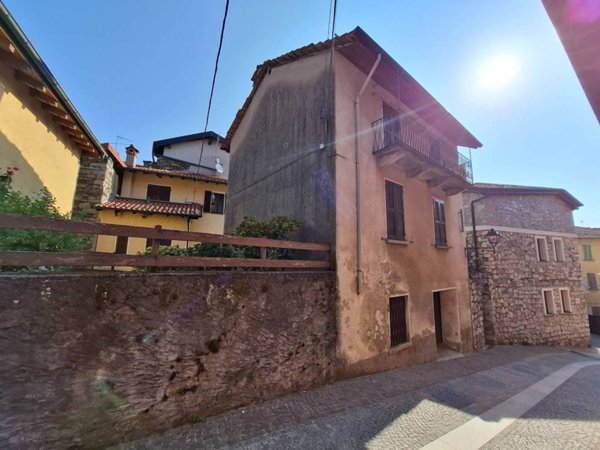 casa indipendente in vendita a Gignese