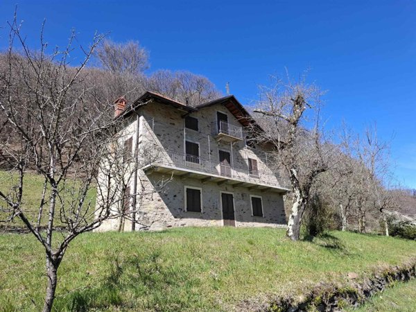 casa indipendente in vendita a Gignese