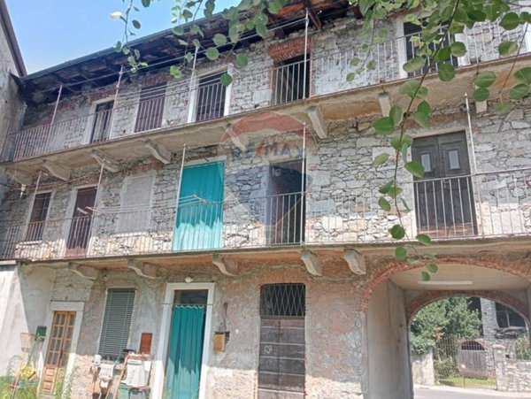 casa indipendente in vendita a Gravellona Toce
