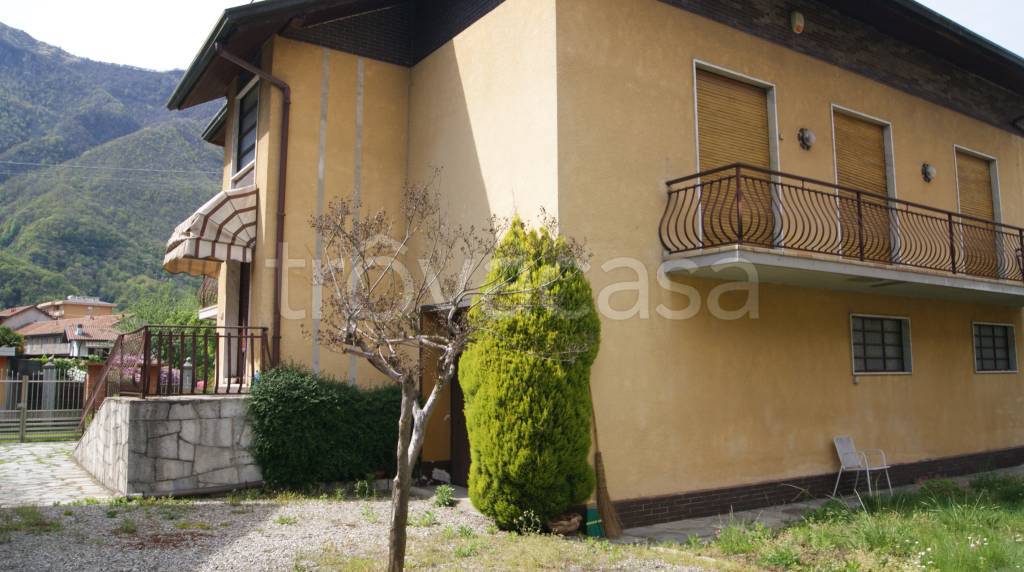 casa indipendente in vendita a Gravellona Toce
