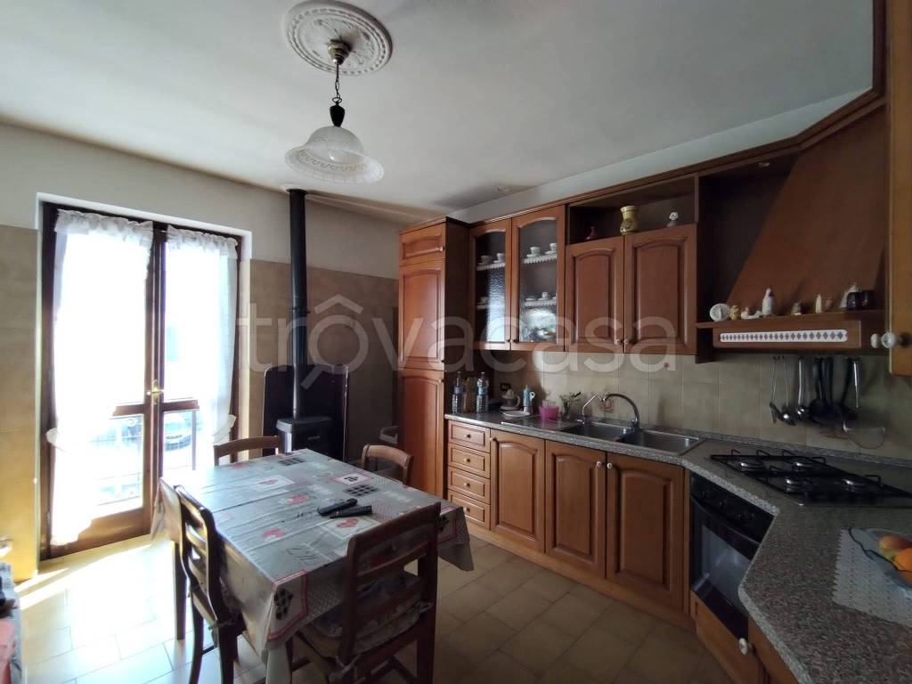 casa indipendente in vendita a Gravellona Toce