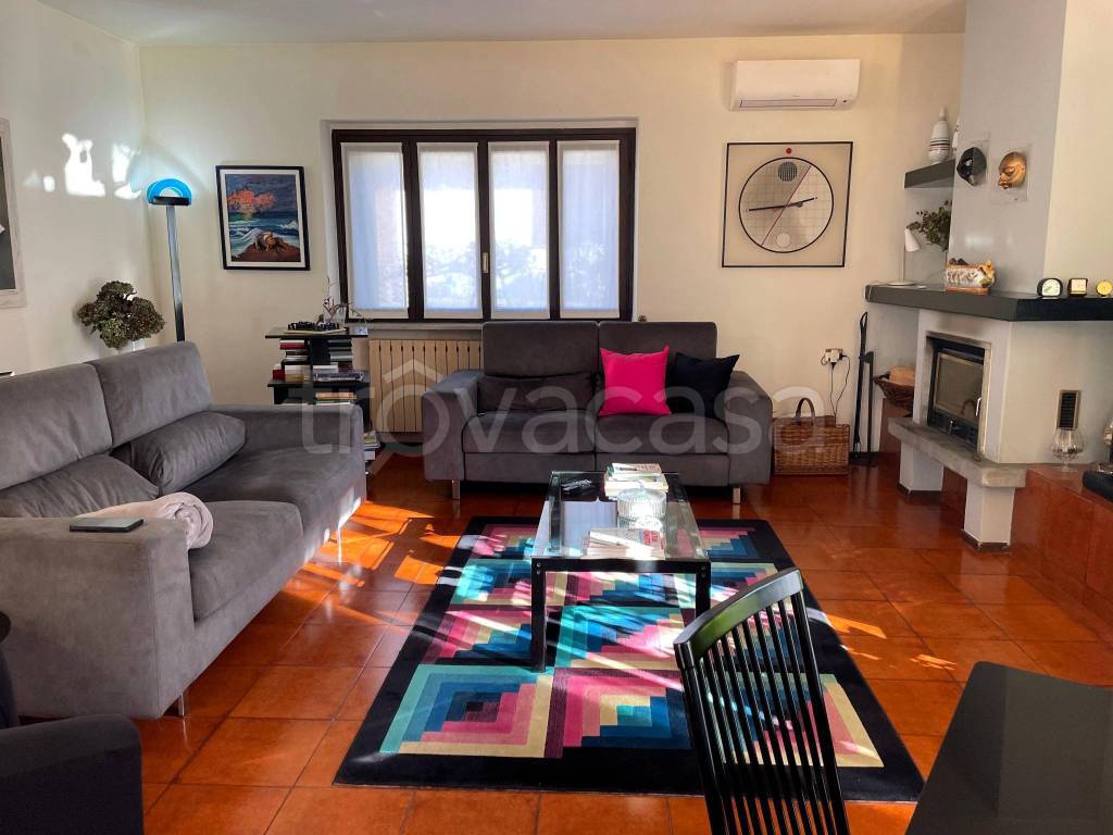 casa indipendente in vendita a Gravellona Toce in zona Pedemonte