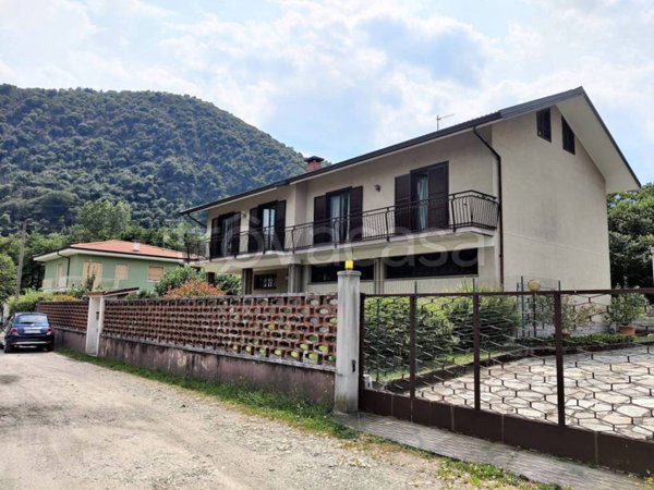 casa indipendente in vendita a Gravellona Toce