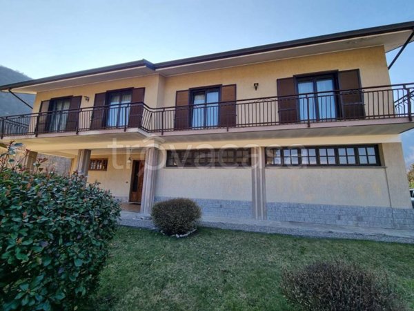 casa indipendente in vendita a Gravellona Toce