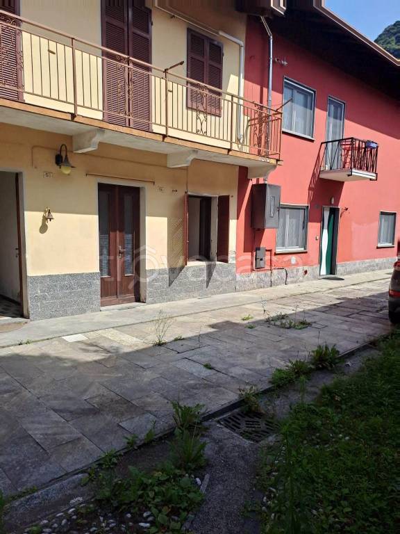 casa indipendente in vendita a Gravellona Toce