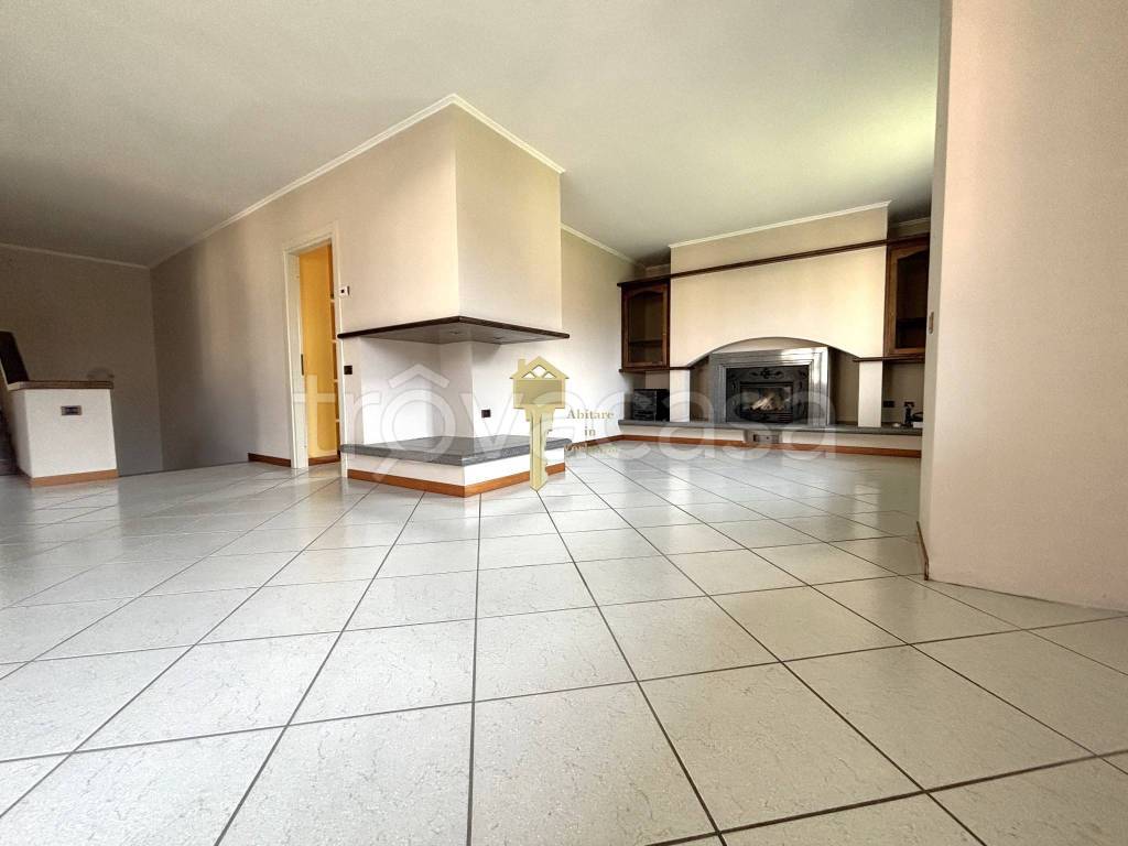 casa indipendente in vendita a Gravellona Toce