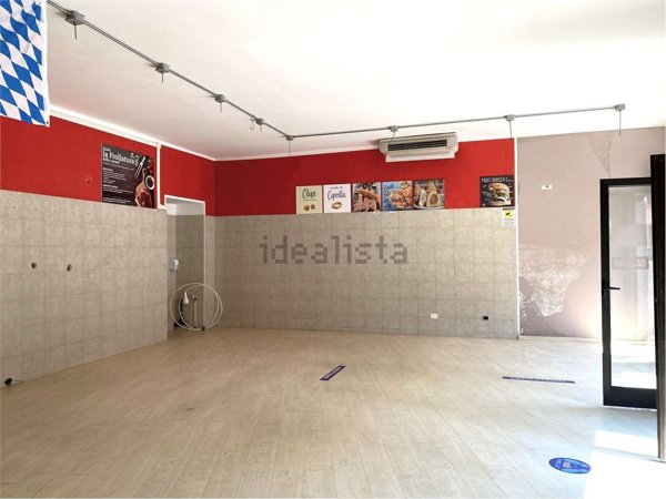 locale commerciale in vendita a Gravellona Toce