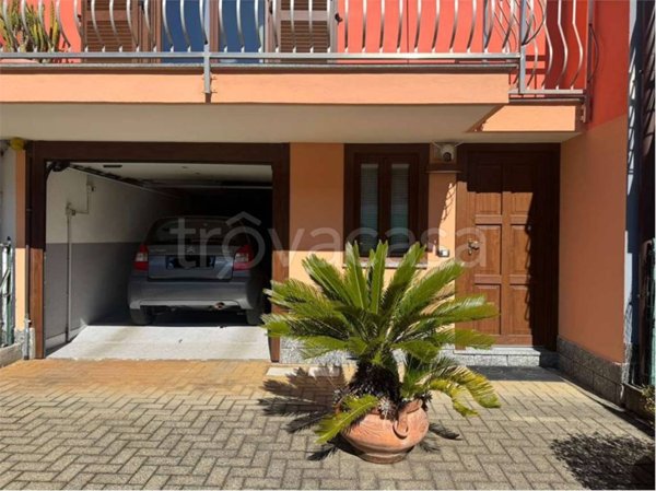 casa indipendente in vendita a Gravellona Toce