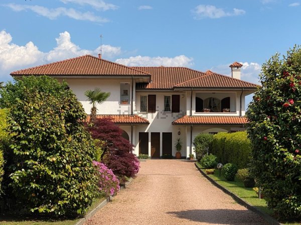 casa indipendente in vendita a Gravellona Toce