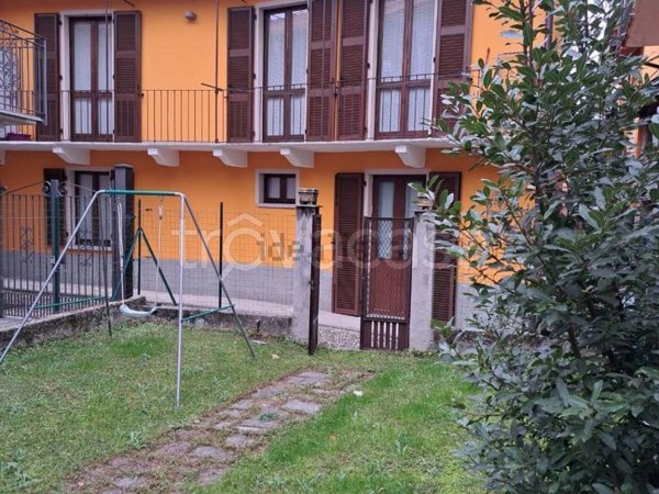 casa semindipendente in vendita a Gravellona Toce