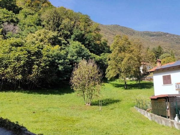 terreno edificabile in vendita a Gravellona Toce in zona Pedemonte