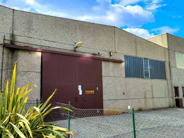 locale commerciale in vendita a Gravellona Toce