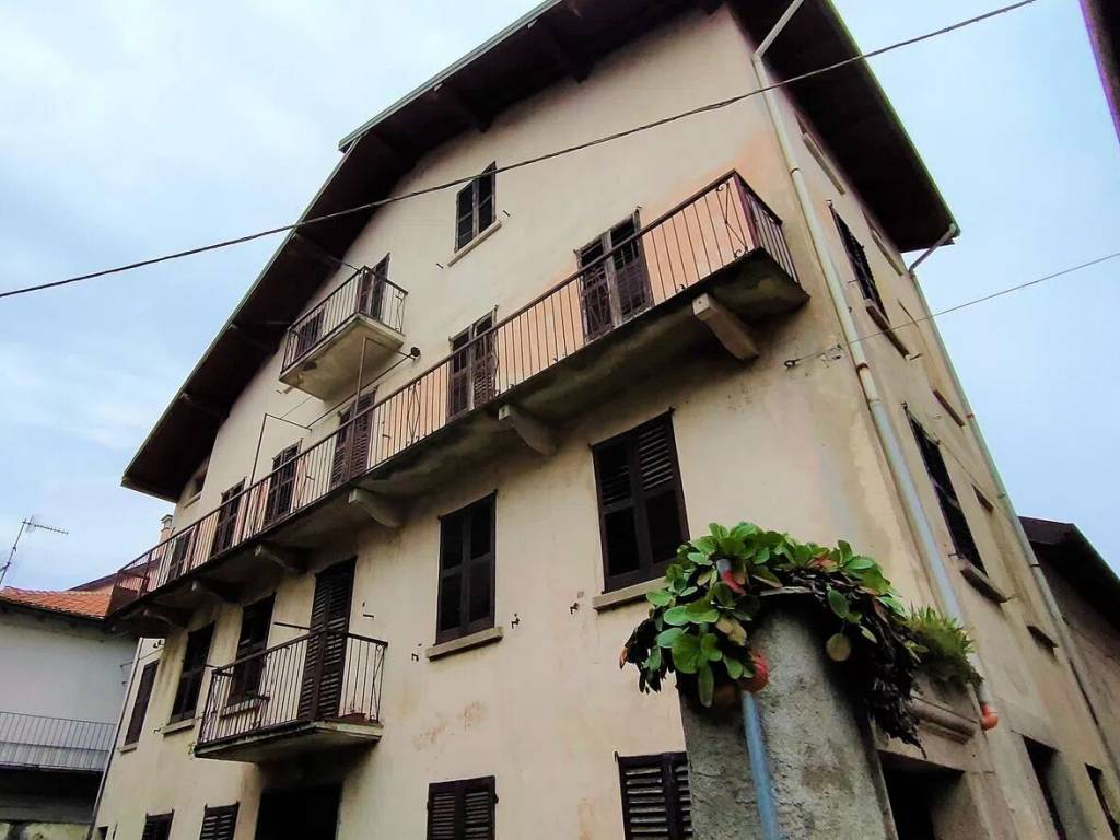 casa indipendente in vendita a Gravellona Toce