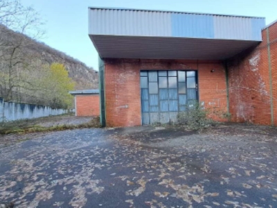 locale di sgombero in vendita a Gravellona Toce