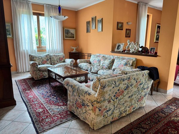 casa indipendente in vendita a Gravellona Toce
