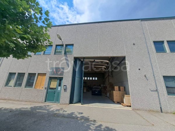 locale commerciale in vendita a Gravellona Toce