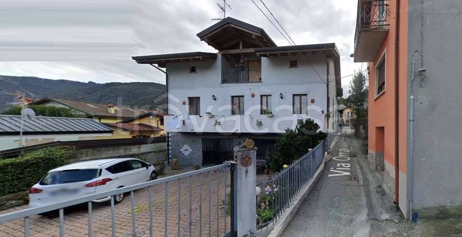 casa indipendente in vendita a Gravellona Toce