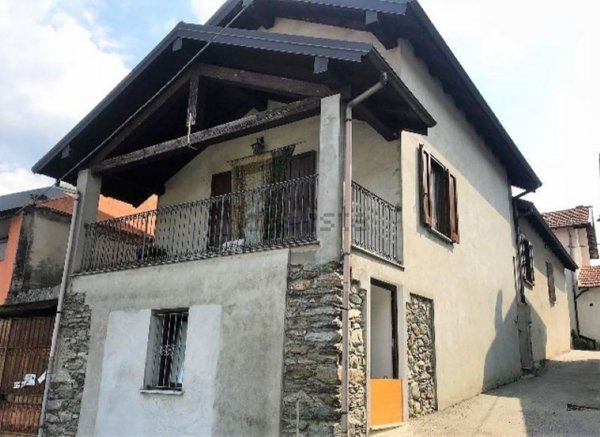 casa indipendente in vendita a Gravellona Toce