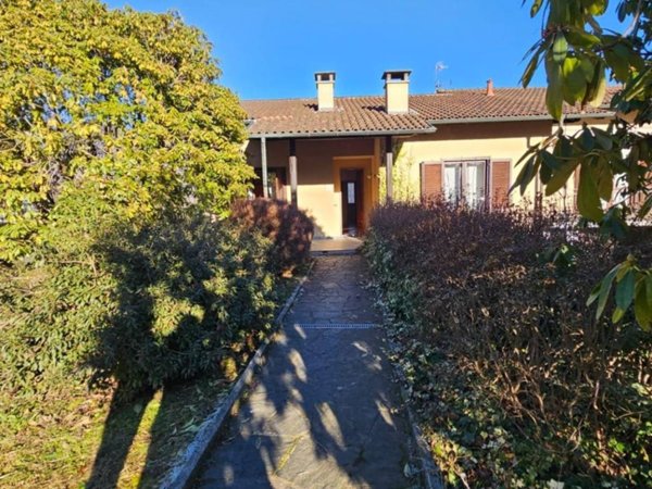 casa indipendente in vendita a Gravellona Toce