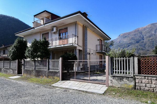 casa indipendente in vendita a Gravellona Toce
