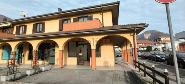 locale commerciale in vendita a Gravellona Toce