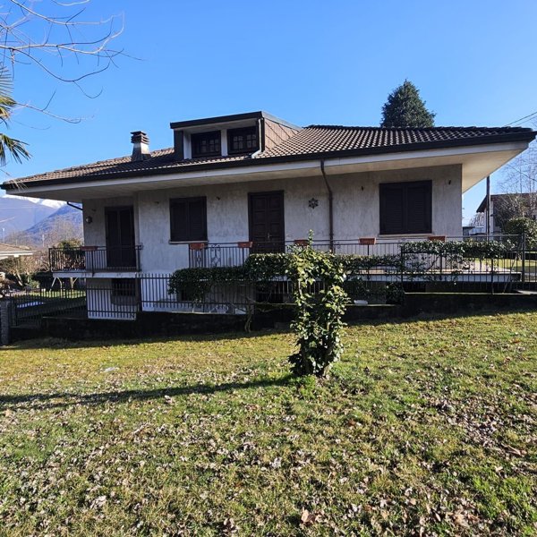 casa indipendente in vendita a Gravellona Toce