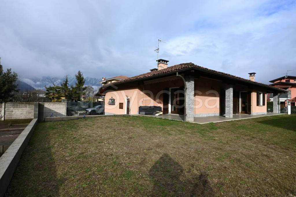 casa indipendente in vendita a Gravellona Toce