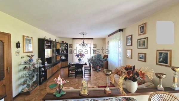 casa indipendente in vendita a Gravellona Toce