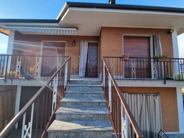 casa indipendente in vendita a Gravellona Toce