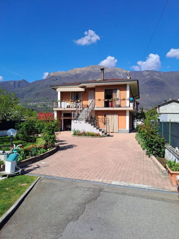 casa indipendente in vendita a Gravellona Toce