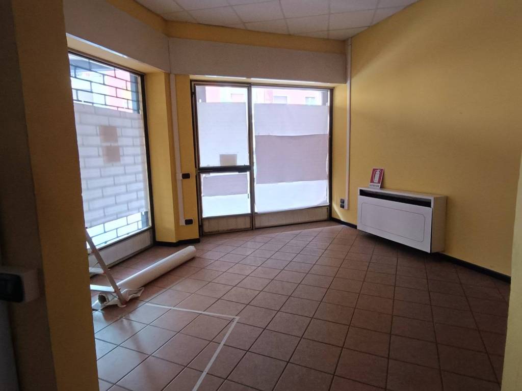 negozio in vendita a Gravellona Toce