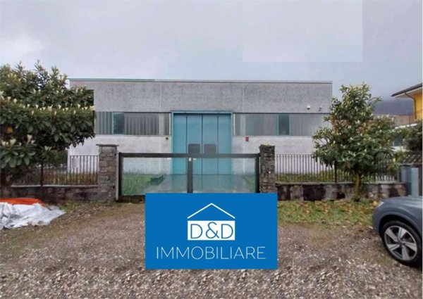 locale commerciale in vendita a Gravellona Toce