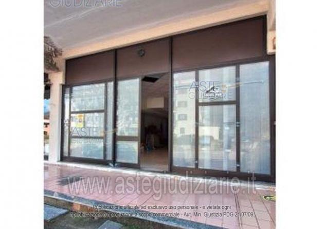 negozio in vendita a Gravellona Toce