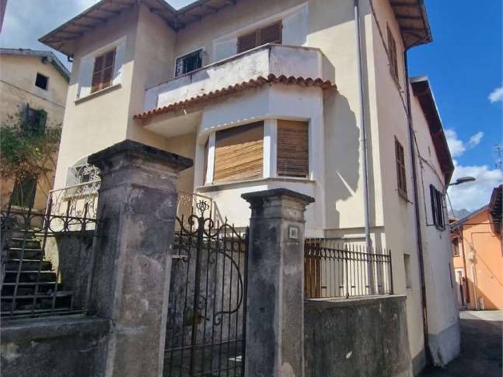 casa indipendente in vendita a Gravellona Toce in zona Pedemonte
