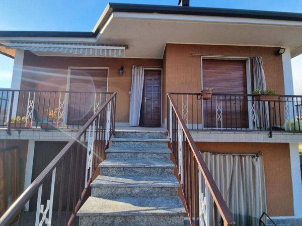 casa indipendente in vendita a Gravellona Toce