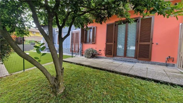 casa indipendente in vendita a Gravellona Toce